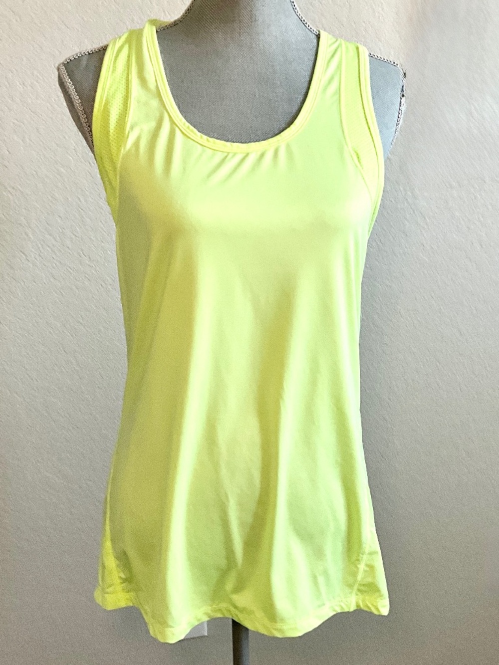 NWT Racerback Active Tank Top Large Neon Green Workout Athletic Sleeveless